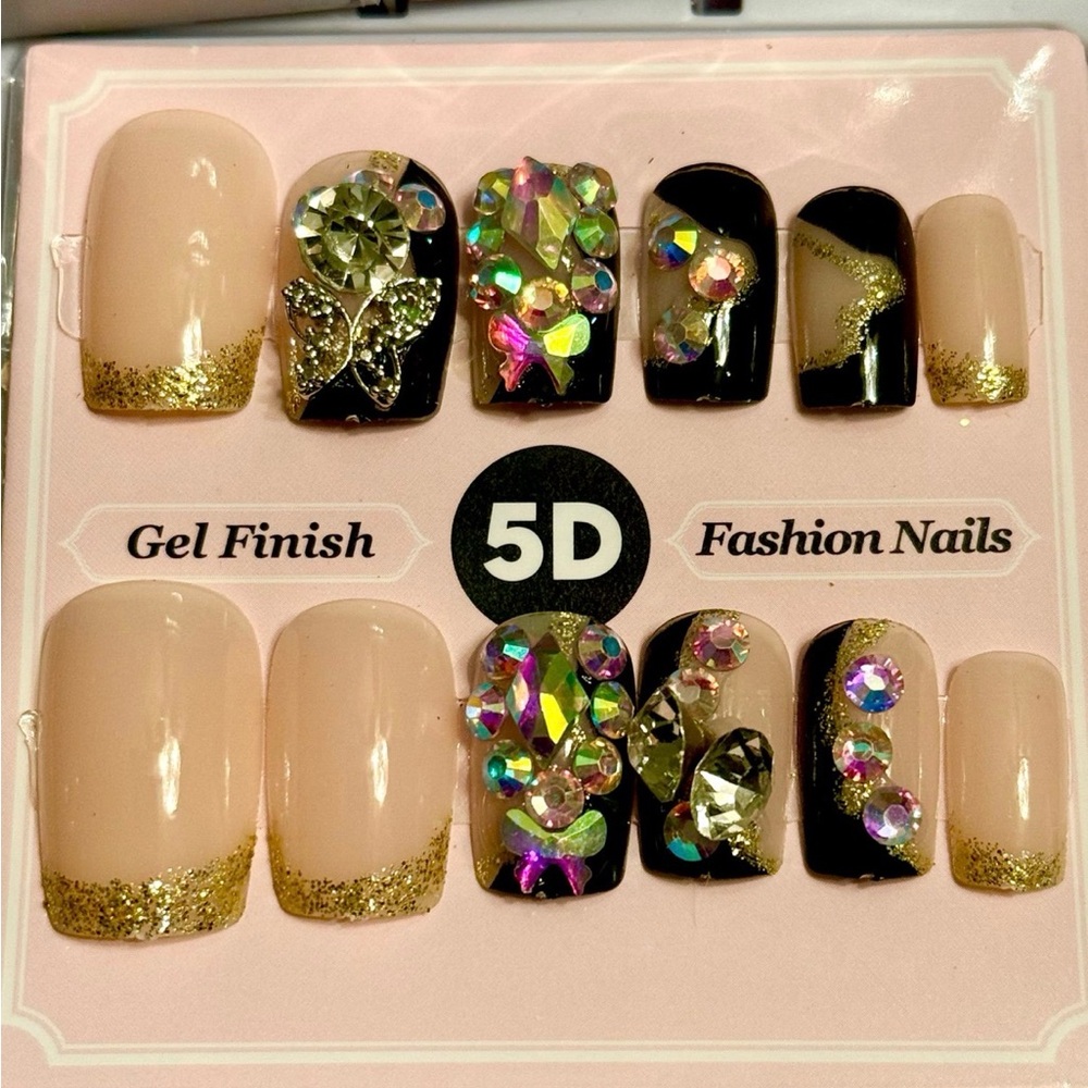 Glamorous Black and Gold Press-On Nails